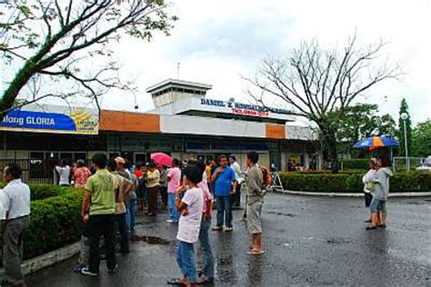 How to get from Tacloban Airport (TAC) to Leyte by taxi or car .